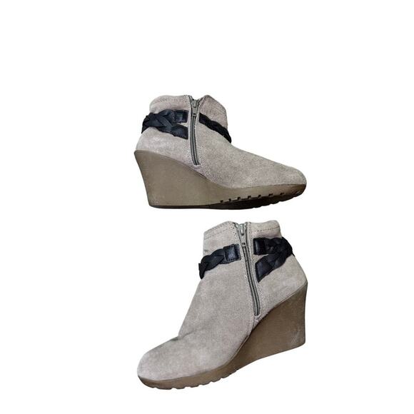 White Mountain Isabella Women's Suede Wedge Zip Up Ankle Boot Size 6.5 Tan/Gray - Picture 4 of 7